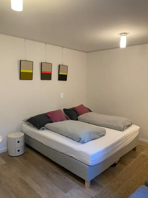 Peaceful and bright basement apartment with comfort - Image 1
