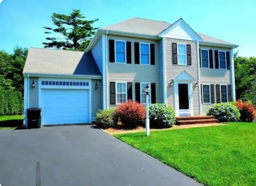 Cape Cod Cottage in Sandwich - Image 1
