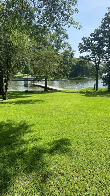 Waterfront House, Dock and Boat Lift for your use - Image 1