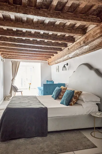 Casa Pietra - 5 Suites and Bathrooms, Iconic Views - Image 1