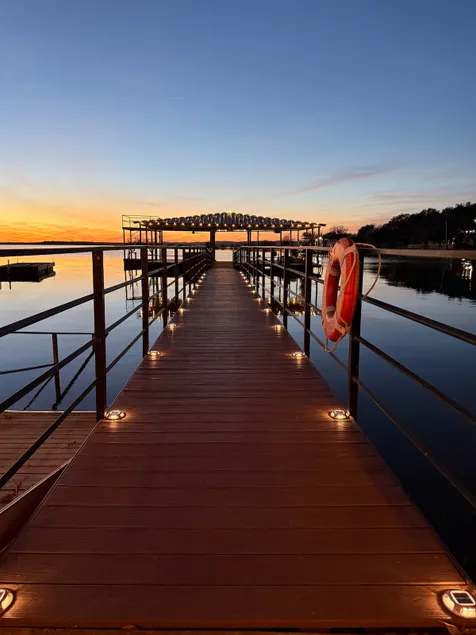 Best Views on Lake! HUGE dock, Game Rm, Kayak/SUPS - Image 1