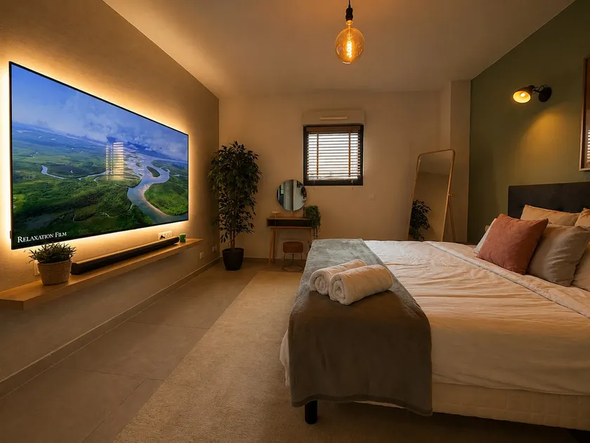 Elegant 100 m² apartment with terrace - Image 1