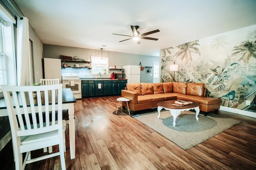 Wooded Cottage Minutes from Downtown Rogers - Image 1