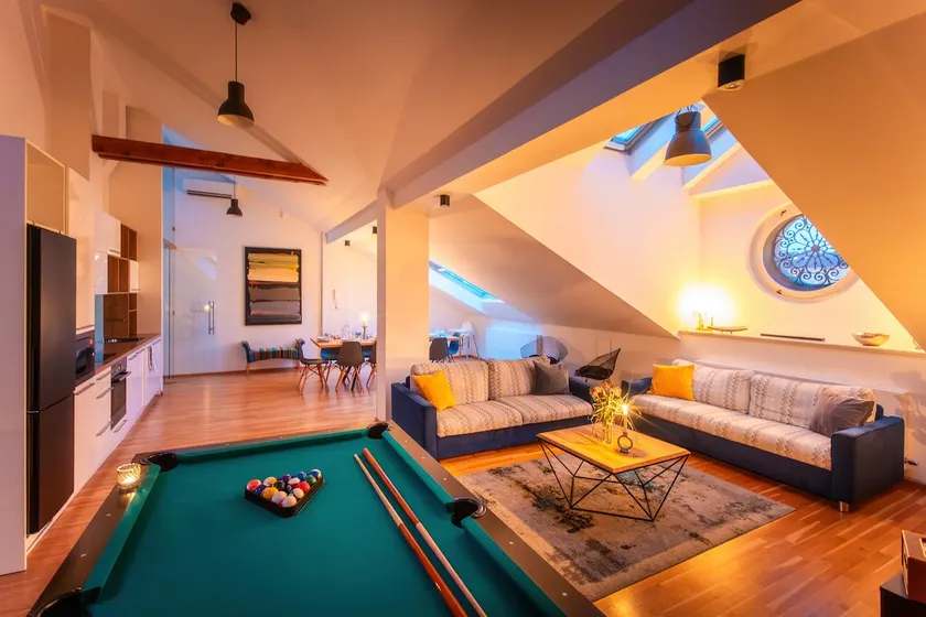 5BR+3.5BA 270m² Luxurious Central Wilson Penthouse - Image 1