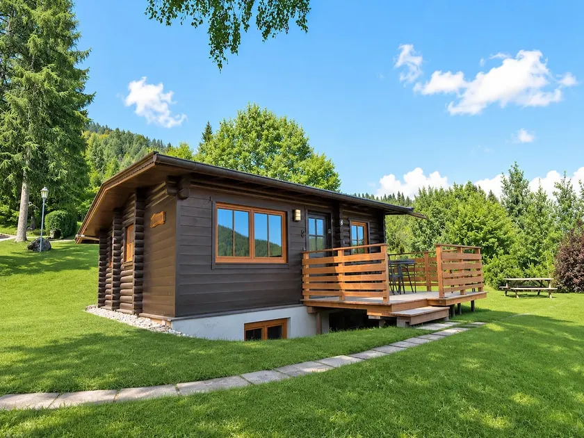 Cozy forest chalet with mountain views - Image 1