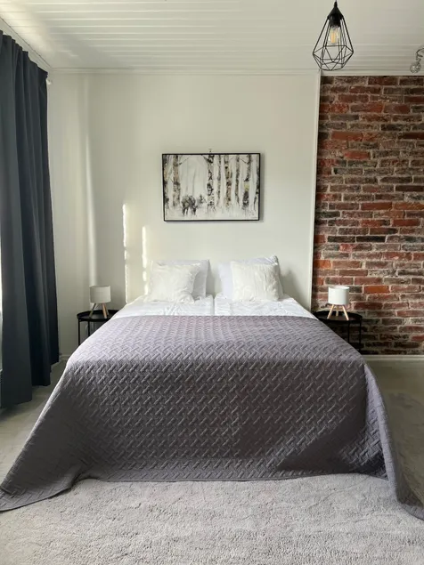 Unique & comfy apartment with free parking &Wifi - Image 1