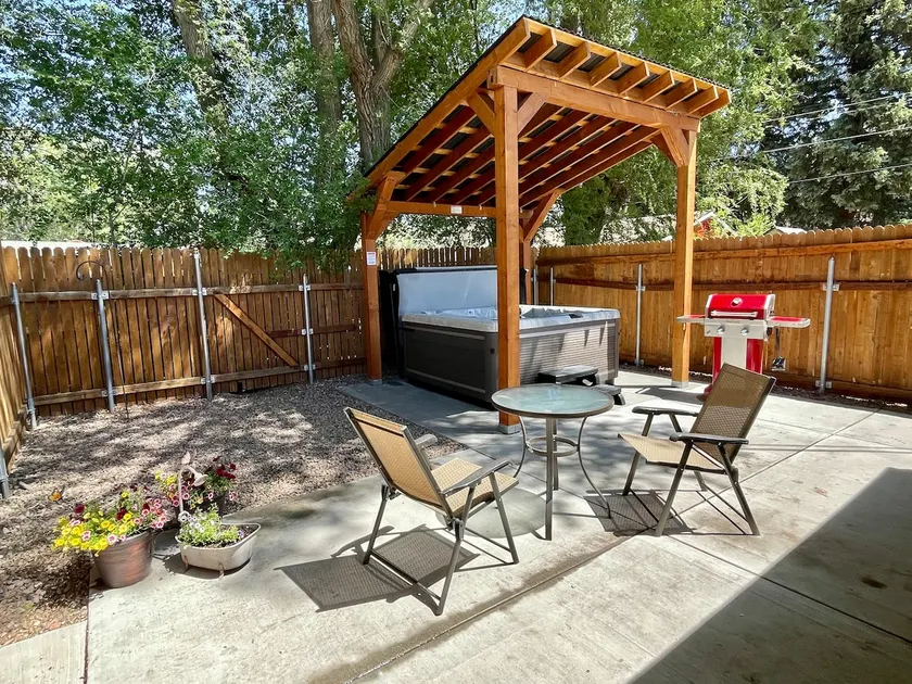 316 Downtown Hideaway Private HotTub w/AC - Image 1