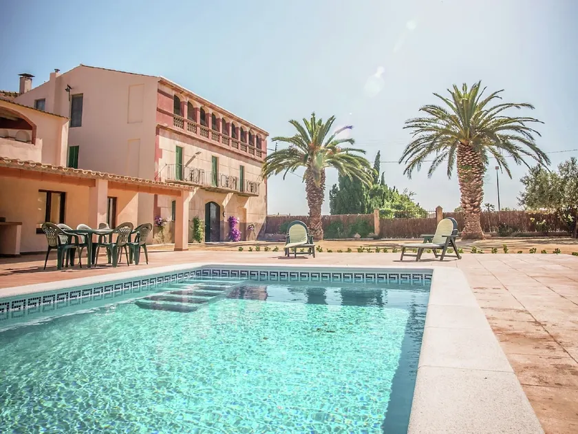 Fantastic Holiday Home in St Pere Pescador Spain With Pool - Image 1