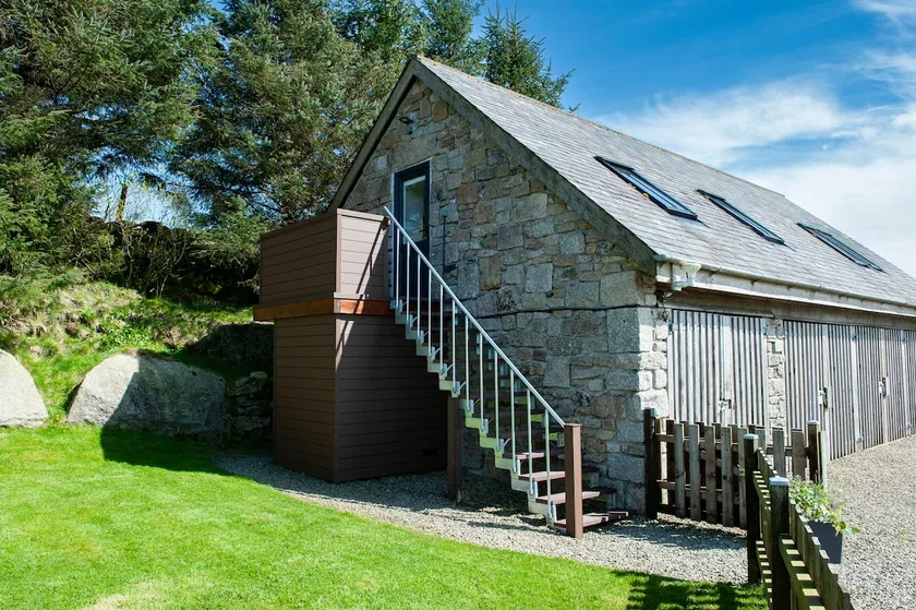Dartmoor Barn on North Hessary Tor - Image 1