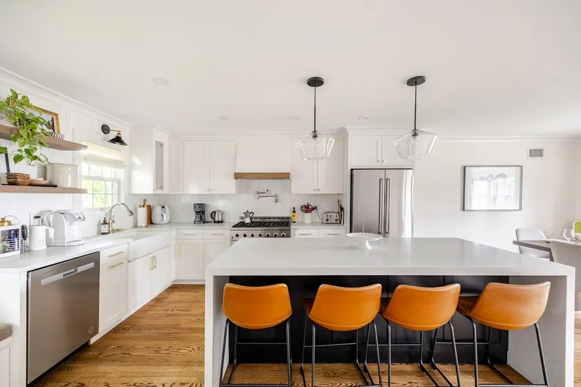 Spacious NYC Getaway | Sleeps 10 | Parking - Image 1