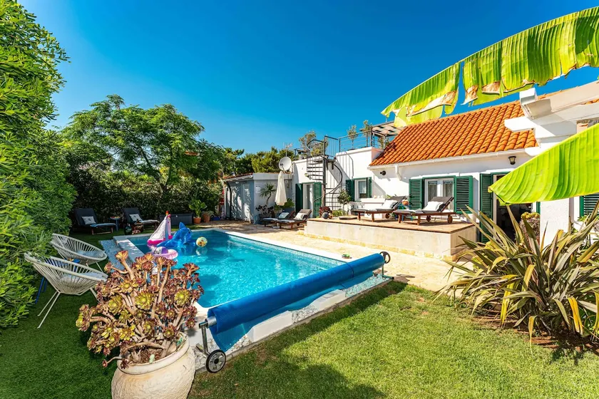 Nature Escape House with Heated Pool & Jacuzzi - Image 1