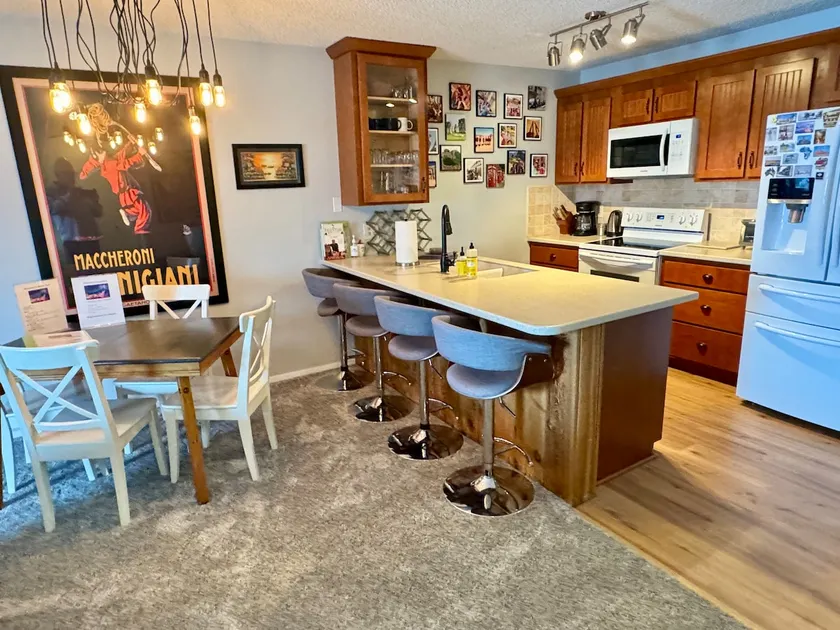Top Floor Condo Steps From Free Shuttle w/Hot Tub - Image 1