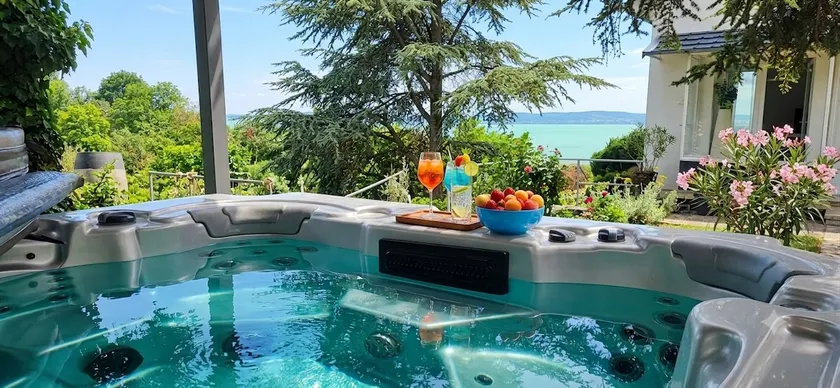 Panorama Villa with Jacuzzi | Ideal for Groups - Image 1