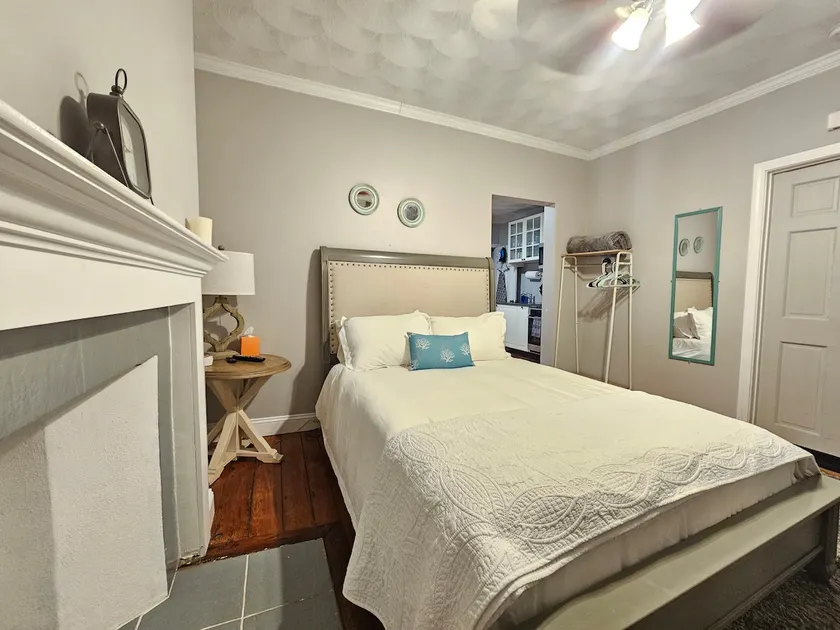 Spacious Spring St Studio - Image 1