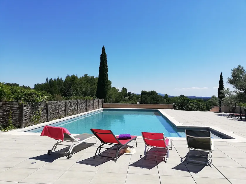 Charming Alpilles farmhouse, 14 people, shared pool - Image 1