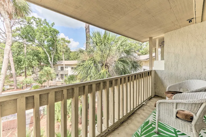 Patio & Walk to Beach: Hilton Head Island Townhome - Image 1