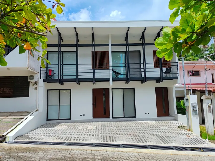Lapas Leona Home | Private Pool - Image 1
