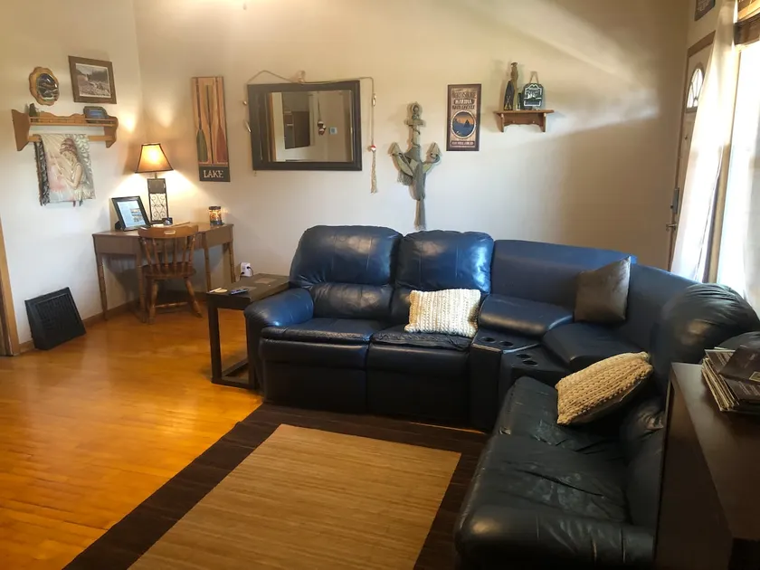 #1 Hunters Haven (half of a duplex) - Image 1
