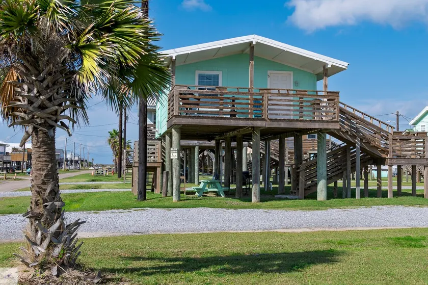 Larger Cottage - Blue Dolphin Inn and Cottages - Image 1