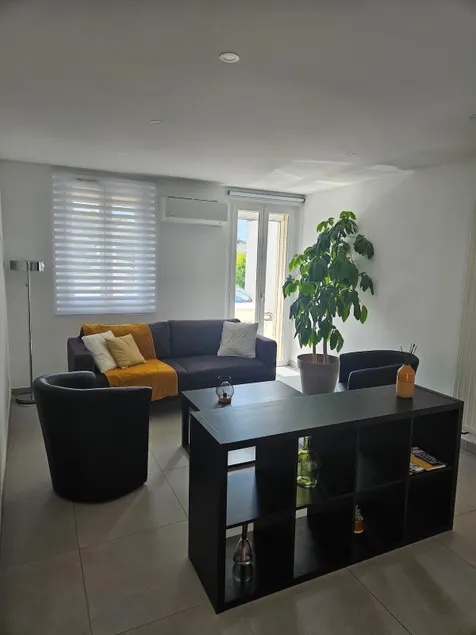 Quiet and welcoming - Image 1