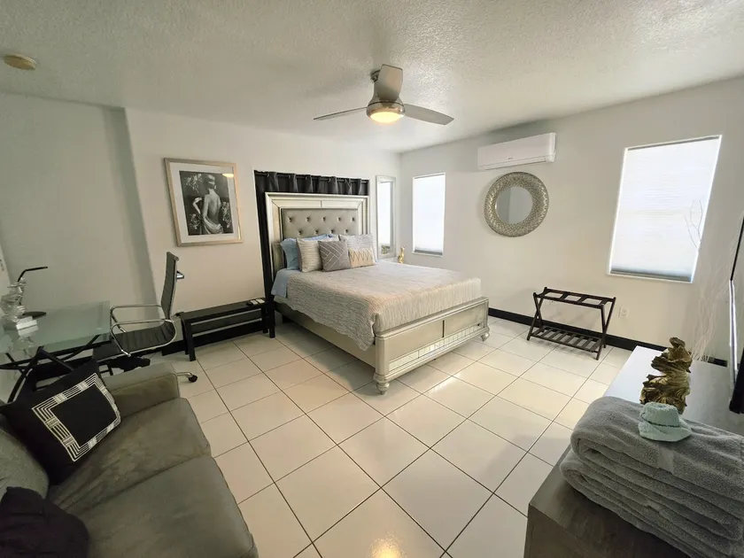 🌟NEW Miami Luxury Priv. Entrance Suite & Parking🌟💫 - Image 1