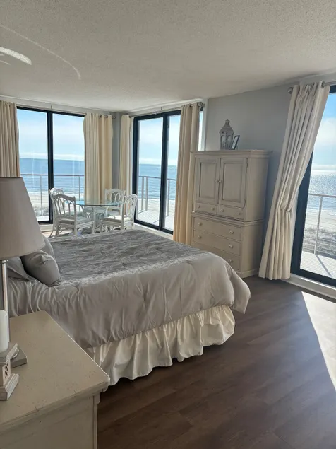 Beach Front Ocean View 3 Bdrm Condominium - Image 1