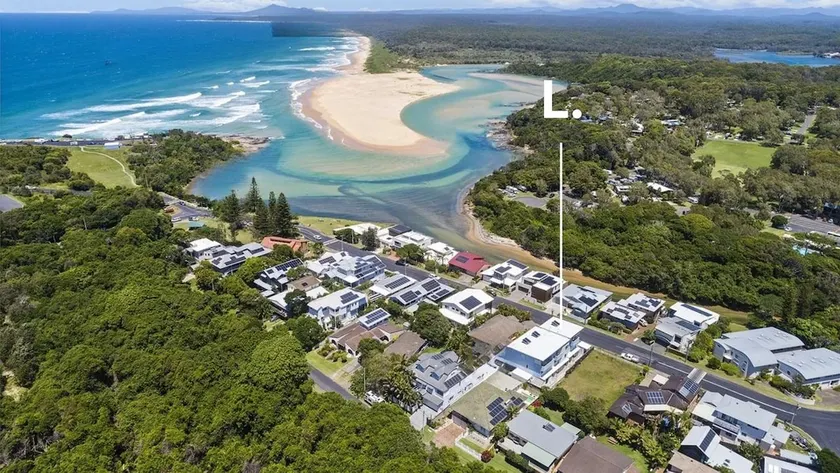 Boronia Beach House One - 650m to headland - Image 1