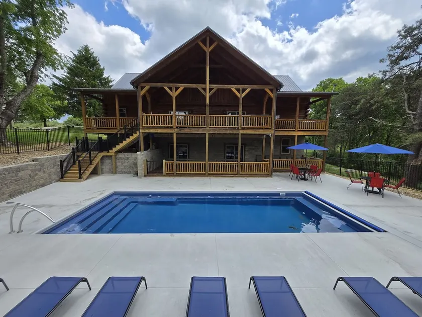 Liberty Lodge by The Inn & Spa at Cedar Falls - Image 1