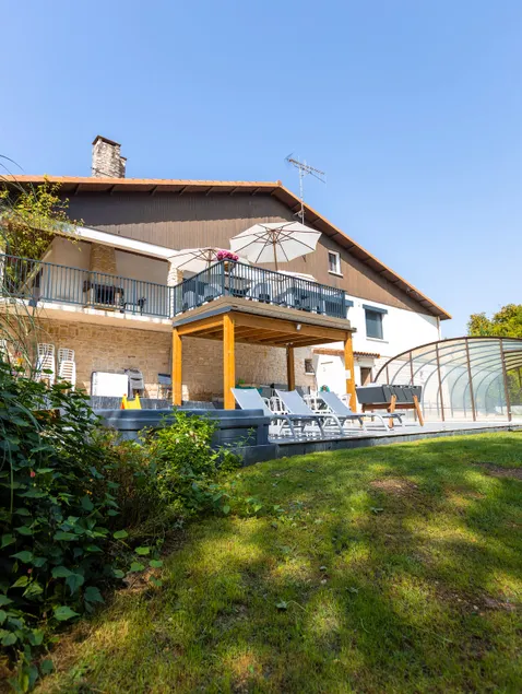 Freshwater Villa - Image 1