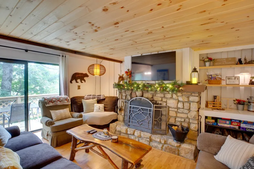 Steps to Sugar Mountain! Condo w/ Furnished Deck - Image 1