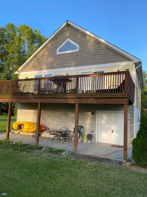 Middle Bass Island Cottage on Golf Course - Image 1