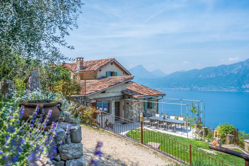Luxury Lake Villa | Pool, Sauna, 6 Bedrooms for 12 - Image 1