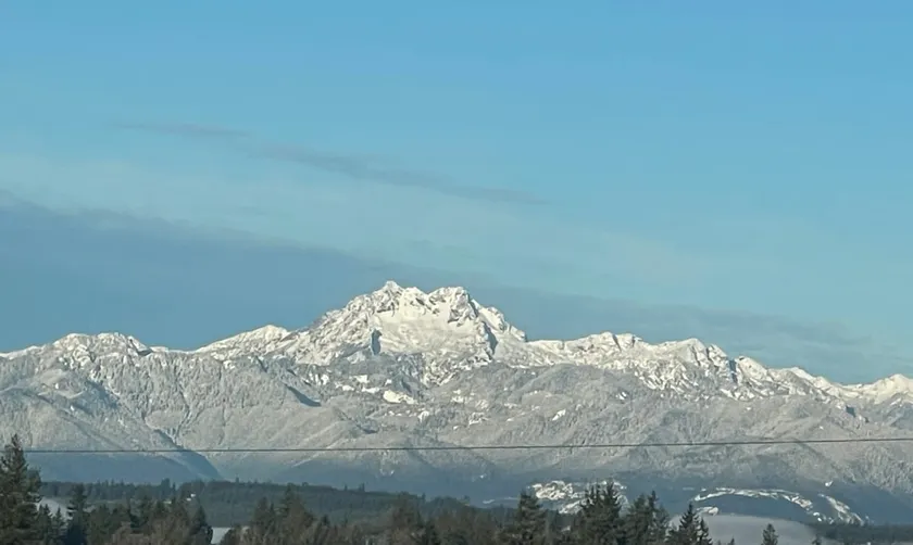Olympic View Getaway - 8 minutes to Seattle ferry - Image 1