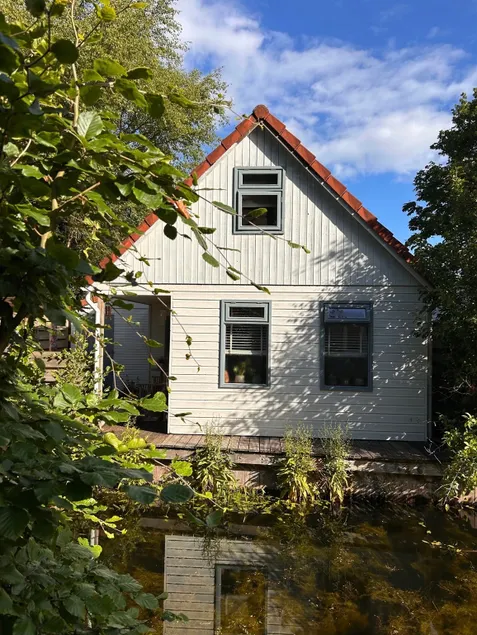 The wooden cottage - Image 1
