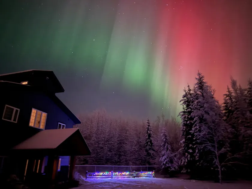 Lake House with great northern lights view! - Image 1
