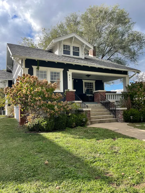 Modern Historic Bungalow- Walk to Brewery & Food - Image 1