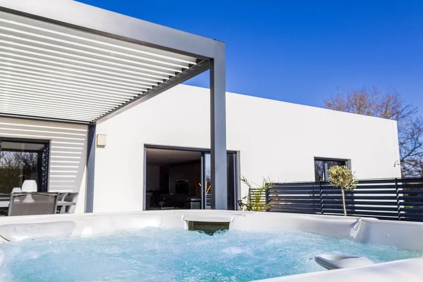 Beautiful Duplex with Private Hot Tub - Image 1