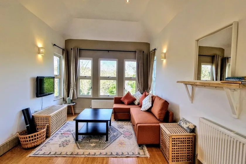 River View Apartment, White Horses, Bantham, TQ7 3AJ - Image 1