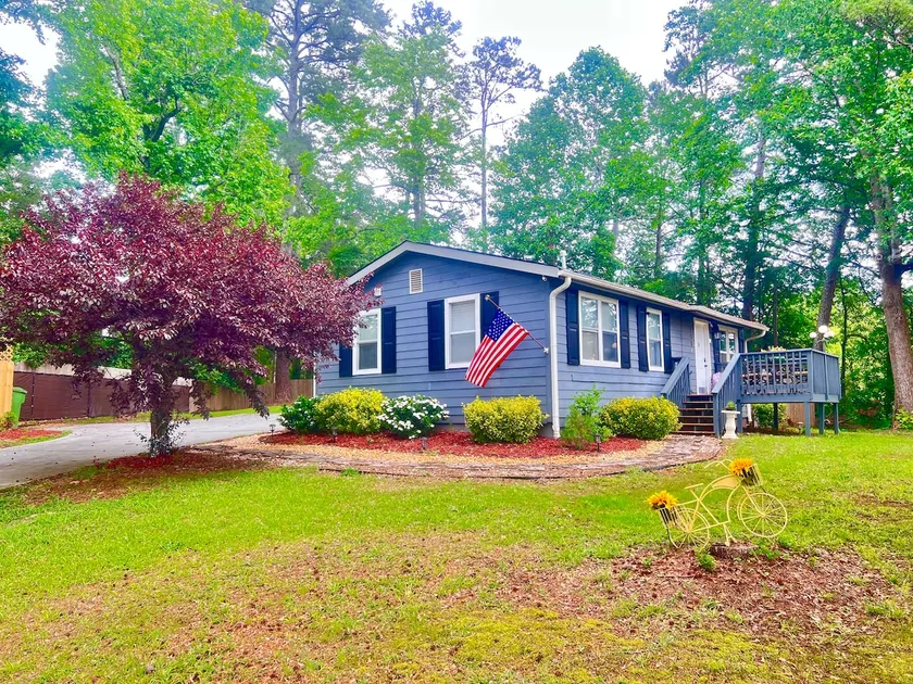 Private bungalow close to Stone Mountain Park. - Image 1