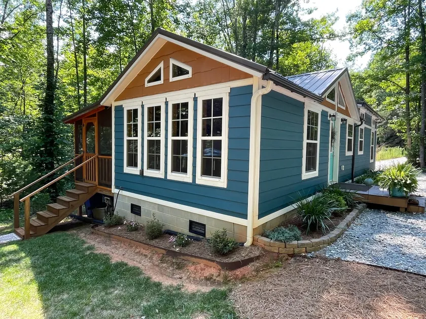 Super cozy Lake James house glamping at its finest - Image 1