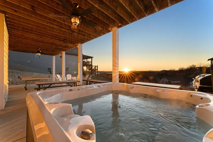 Lake View Luxury Lodge | Sleeps 41 | Hot Tub | Game Room | Near Silver Dollar City | Free Tickets - Image 1