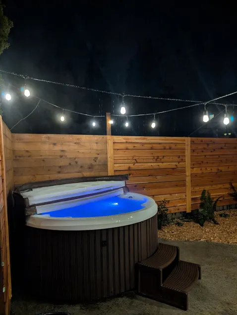 Couples Getaway with Hot Tub - Image 1