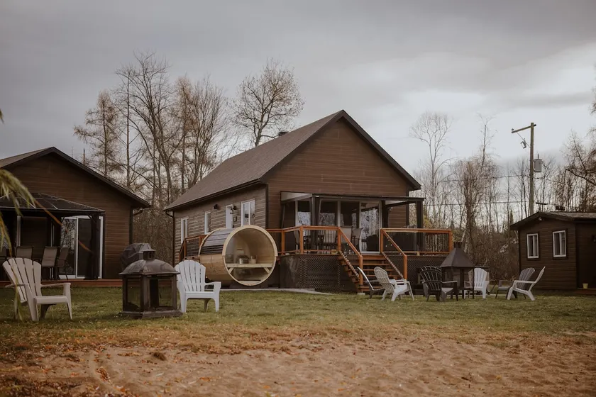 Zen Lakefront Stay | Sauna & Spa – Aramis - Image 1