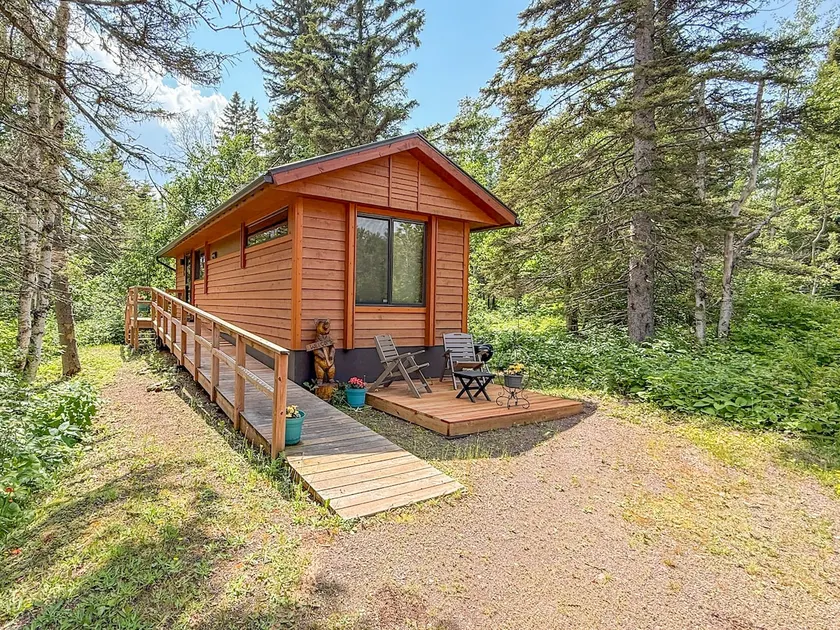 Superior Escape: A tiny home on Lake Superior - Image 1
