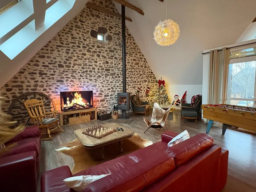 Character cottage house - Image 1