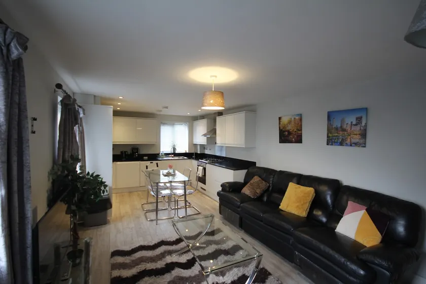 Holden Court Apartment 4 - Image 1