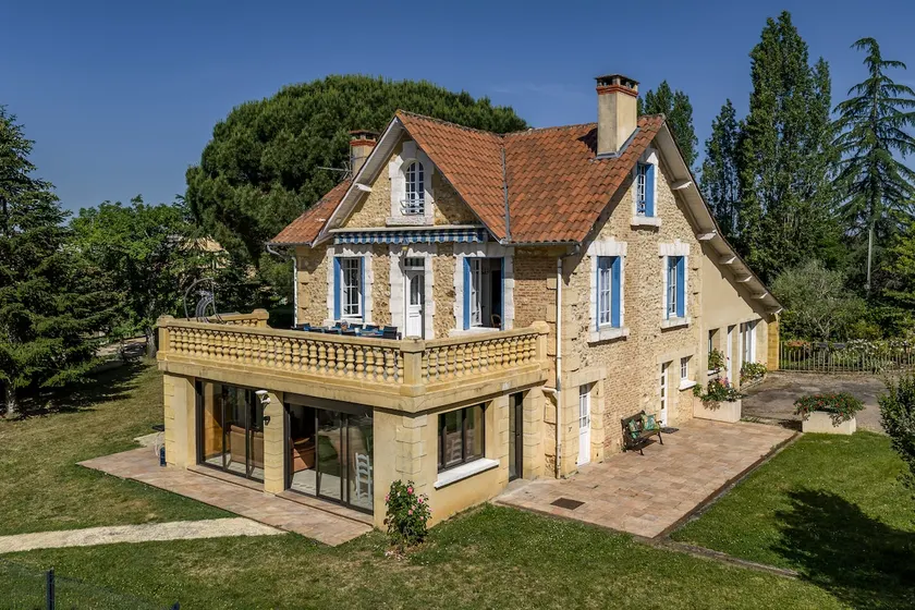 ”Les Bleuets” gite for 12 people in Saint-Geyrac (24) - Image 1