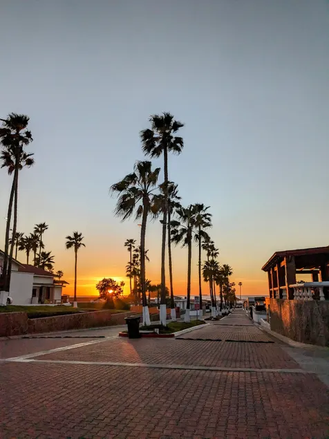 Beach Townhouse in the Heart of Rosarito - Image 1