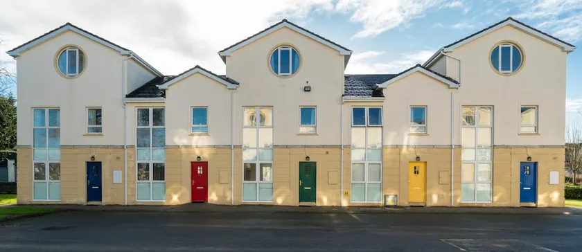 Glancys Accommodation-14 capacity townhouse - Image 1