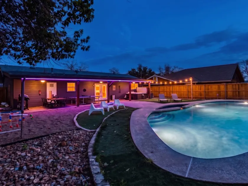 Heated Pool/Spa/MiniGolf/Cornhole/Downtown/Domain - Image 1